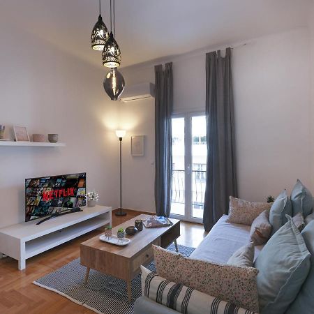 Beautiful Athenian Apartment Next To The Center Bagian luar foto