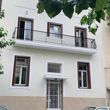 Beautiful Athenian Apartment Next To The Center Bagian luar foto