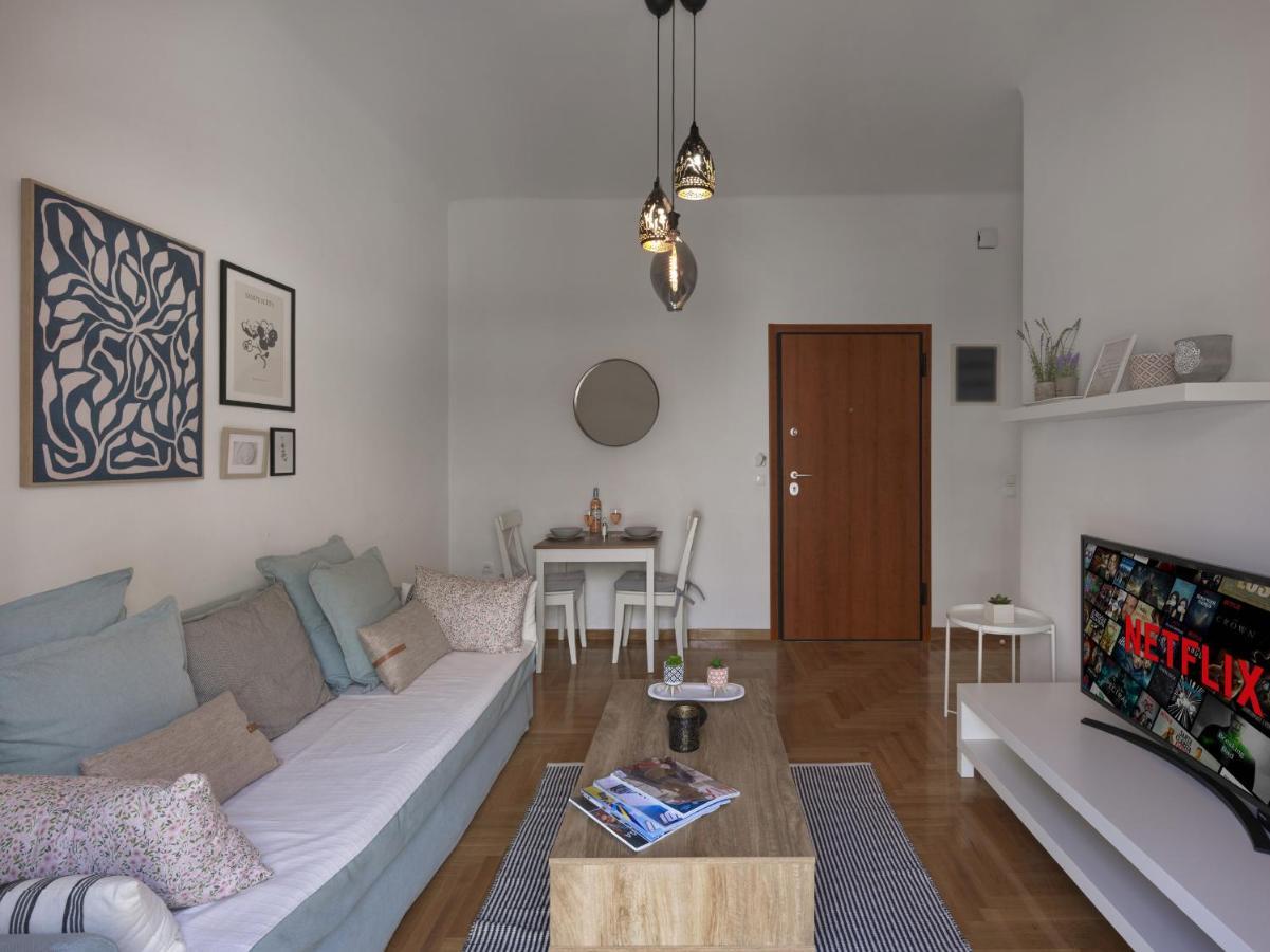 Beautiful Athenian Apartment Next To The Center Bagian luar foto