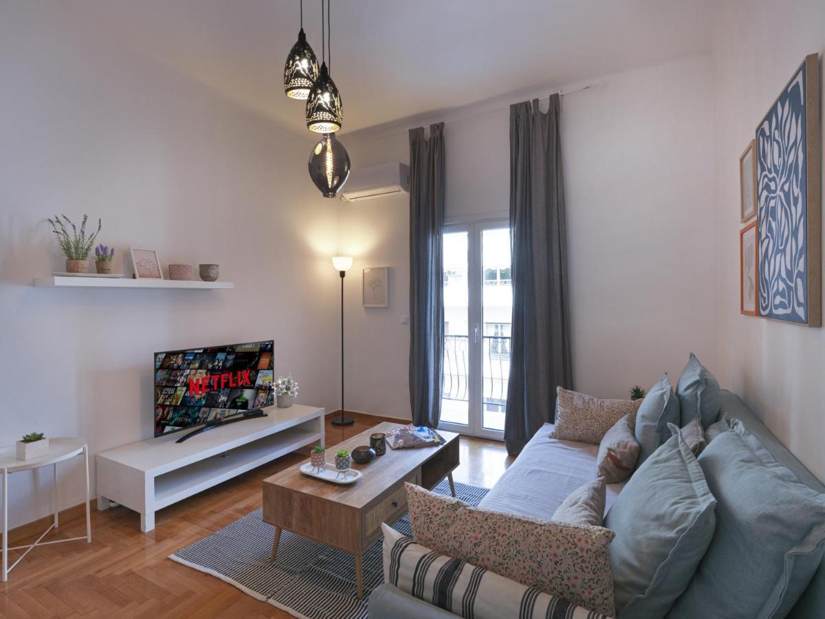 Beautiful Athenian Apartment Next To The Center Bagian luar foto